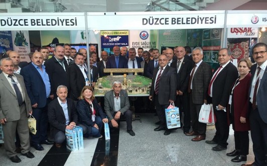 ANKARA'DA DÜZCE RÜZGARI ESTİ