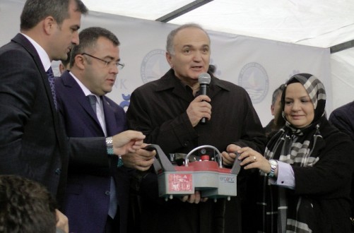 BAKAN ÖZLÜ TEMEL ATMA TÖRENİNE KATILDI