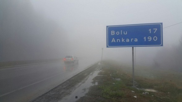 BOLU DAĞI'NDA GÖRÜŞ MESAFESİ 20 METREYE DÜŞTÜ