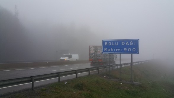 BOLU DAĞI SİSE TESLİM OLDU