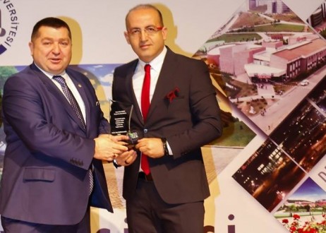 DİVAPAN’A ÜNİVERSİTEDEN ÖDÜL