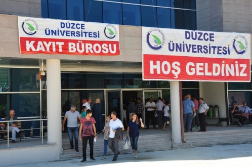 DÜZCE ÜNİVERSİTESİ'NDE KAYITLAR BAŞLADI