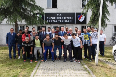 DÜZCESPOR'A MORAL ZİYARETİ
