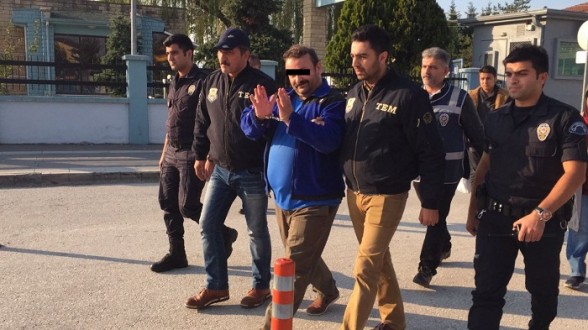 ESKİ KOM MÜDÜRÜ ADLİYEYE ÇIKARTILDI