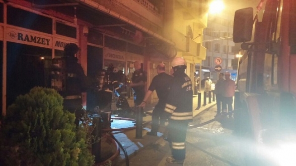 GECE ÇIKAN YANGIN KORKUTTU