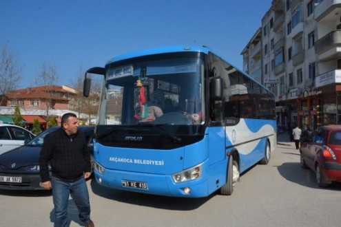 HALK OTOBÜSÇÜLERİ YOL KESEREK EYLEM YAPTI