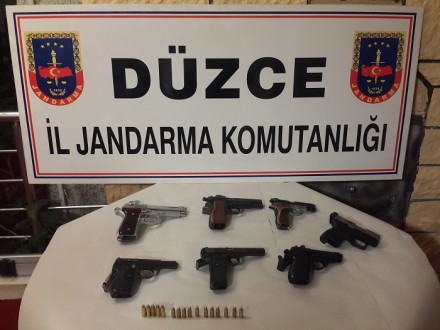 JANDARMA'DAN SİLAH BASKINI