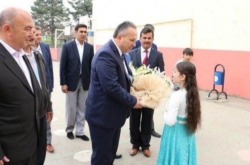 KARACA MAHALLESİ, VALİ’Yİ AĞIRLADI