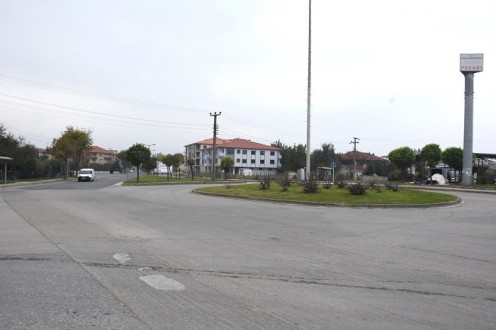 KAVŞAKTA DÜZENLEME YAPILIYOR