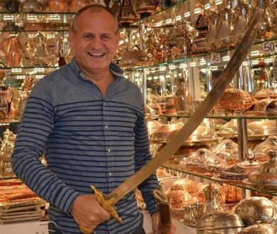 KILIÇLA MESAJ!