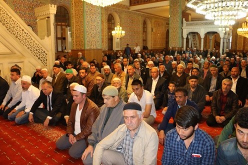 REGAİP KANDİLİ'NDE CAMİLER DOLDU TAŞTI