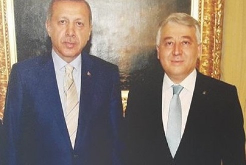 REİS’LE OMUZ OMUZA