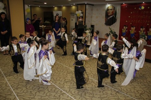ŞÜKRAN ÖNEY ANAOKULU YILSONU GÖSTERİLERİ BÜYÜK BEĞENİ ALDI