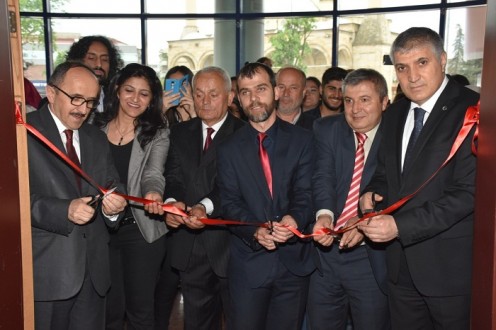 TASARIMLAR SERGİLENİYOR