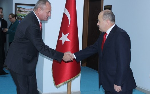 VALİ DAĞLI, TEBRİKLERİ KABUL ETTİ
