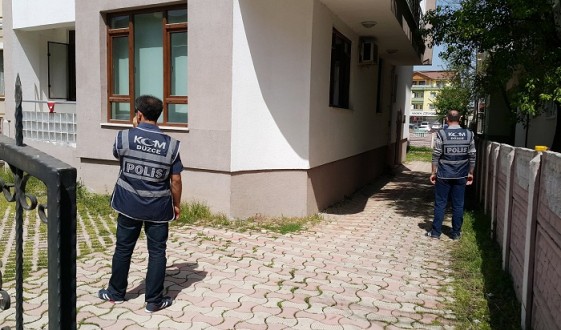 ZAMAN GAZETESİ BÜROSUNA POLİS BASKINI